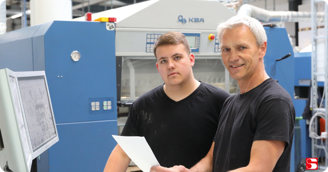 2 freundliche Mitarbeiter